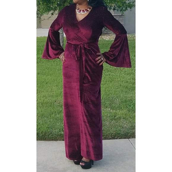 ❣Beautiful Burgundy Crushed Velvet Maxi Dress - Picture 2 of 7